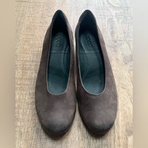 Ecco Structured Nubick Dark Brown Pumps Like New